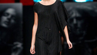 Jučer je završeno izdanje Cro A Porter-a @ LAUBA na kojem su svoje kolekcije predstavili: Ivona Martinko, Jelena Aleksić, Etna Maar, SPIRIT by T.B./ Tomislav Bahorić Jučer je završeno izdanje Cro A Porter-a @ LAUBA na kojem su svoje kolekcije predstavili: Ivona Martinko, Jelena Aleksić, Etna Maar, SPIRIT by T.B./ Tomislav Bahorić