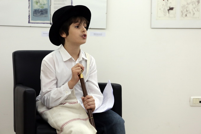 Slavonski Brod,06112012.
Dvodnevnom manifestacijom obiljezena je 107. obljetnica rodjenja Dragutina Tadijanovica.Svecanost je odrzana u Spomen domu Dragutina i Jele Tadijanovic.Medju bogatom ostavstinom koju je Tadija ostavio nalazi se i 440 vrijednih umj