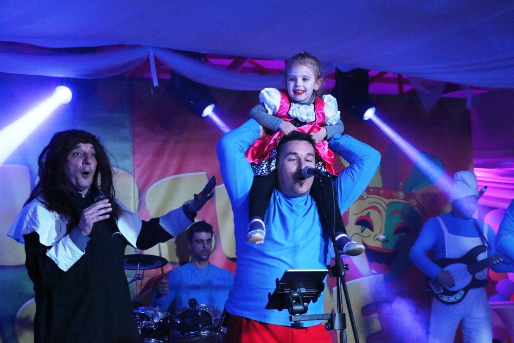 Virske maškare: Nedjelja u znaku zvijezdice Meri, Tota i Tempo Banda