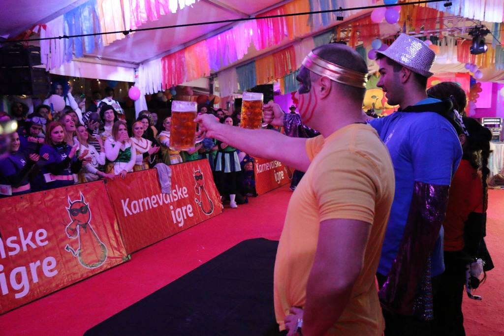 Virske maškare 2017: Karnevalske igre i koncert grupe Vista Virske maškare 2017: Karnevalske igre i koncert grupe Vista