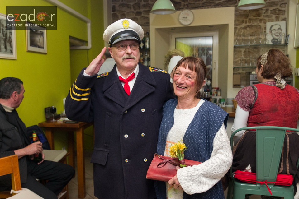 Cafe bar Doma: Povratak u Dolinu ćupova Cafe bar Doma: Povratak u Dolinu ćupova