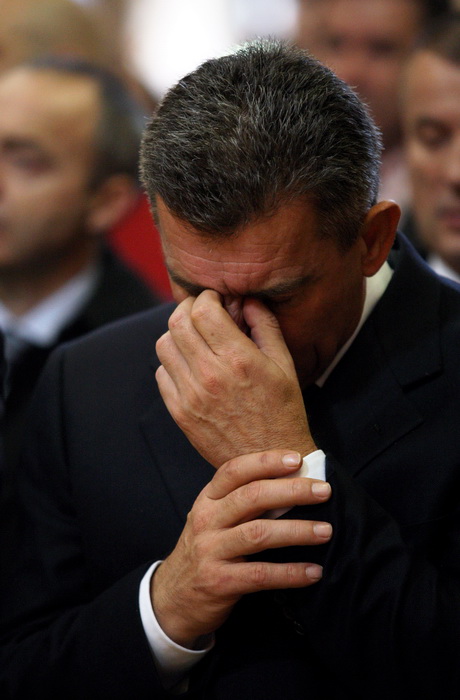 Zadar, 241112.
Obiljezavanje Dana grada Zadra i dolazak generala Ante Gotovine pocasnog gradjanina grada Zadra. General Gotovina na svetoj misi u katedrali Sv. Stosije.
Na slici general Ante Gotovina.
Foto: Jure Miskovic / CROPIX Zadar, 241112.
Obiljezavanje Dana grada Zadra i dolazak generala Ante Gotovine pocasnog gradjanina grada Zadra. General Gotovina na svetoj misi u katedrali Sv. Stosije.
Na slici general Ante Gotovina.
Foto: Jure Miskovic / CROPIX