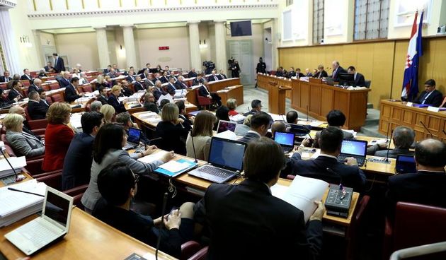 13.11.2013., Zagreb – Usvajanjem dnevnog reda i aktualnim prijepodnevom Sabor je poceo 10. sjednicu. Photo: Patrik Macek/PIXSELL Autor  Patrik Macek/PIXSELL KLJUČNE RIJEČI  Hrvatski sabor, sjednica, aktualno prijepodne, Sabor , zoran milanovic