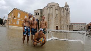 Vaterpolo utakmica na Forumu ispred crkve Sv. Donata, Foto: Filip Brala/PIXSELL