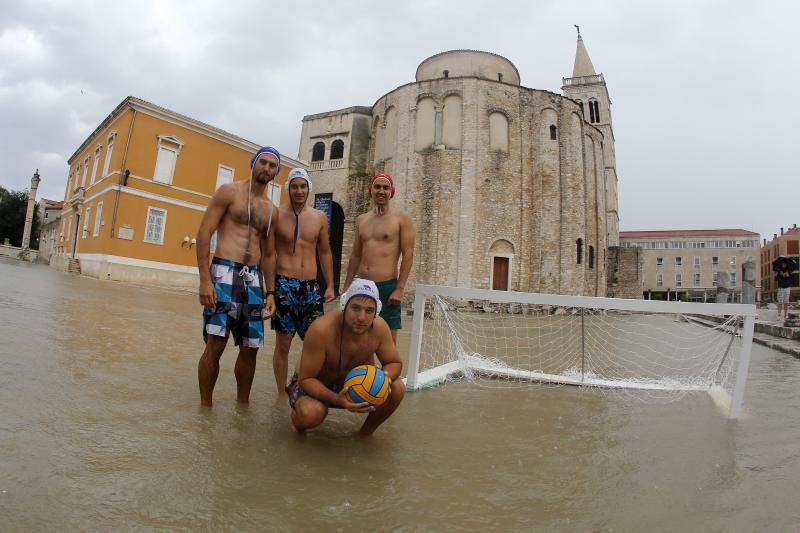 Vaterpolo utakmica na Forumu ispred crkve Sv. Donata, Foto: Filip Brala/PIXSELL