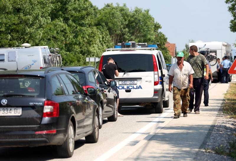 Stravična prometna nesreća u Ličkom Cerju na državnoj cesti D50