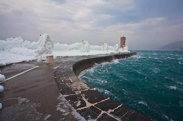 Senj u zagrljaju ledenog pokrivača, foto: Leo Banić