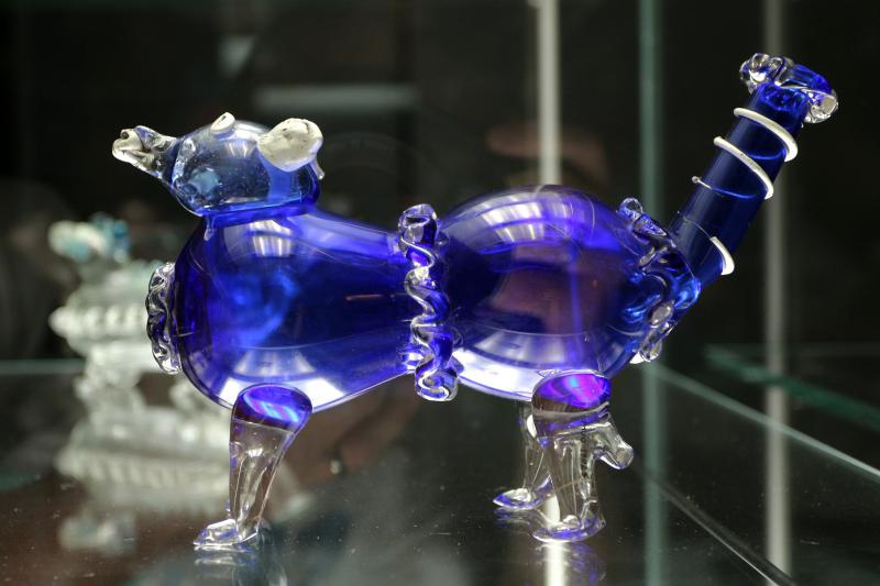 U Muzeju za umjetnost i obrt otvorena je izložba ” Transparentna ljepota – Staklo iz hrvatskih muzeja”. Transparentna ljepota rezultat je trogodišnjeg rada stručnjaka iz 30-tak hrvatskih muzeja. Uz postav dijela izložbe Transparentna ljepota u MUO, istodo