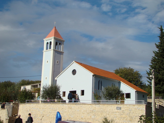 U Buliću otkriveno poprsje don Petra Nakića, foto: Marko Ledenko U Buliću otkriveno poprsje don Petra Nakića, foto: Marko Ledenko
