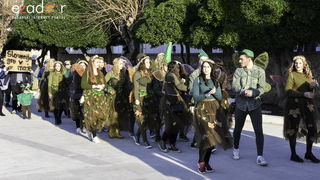 Paški zimski karneval 2018: Karnevalska povorka prošla ulicama grada do Pijace