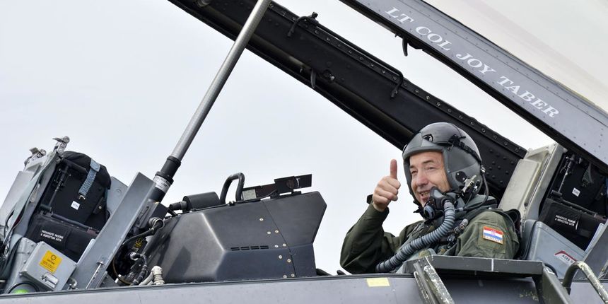 Damir Krstičević prvi hrvatski ministar obrane koji je imao prilike letjeti u američkom F-16