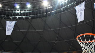 KK Zadar – Real Madrid, umirovljenje dresova 10 (Giuseppe Giergia) i 11 (Kresimir Cosic), Foto; Mladen Malik KK Zadar – Real Madrid, umirovljenje dresova 10 (Giuseppe Giergia) i 11 (Kresimir Cosic), Foto; Mladen Malik