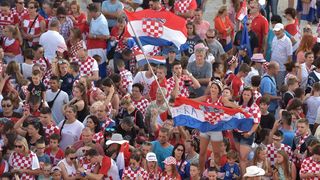 Zadar dočekao svoje Vatrene: Sve generacije okupile se na Forumu