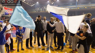 Humanitarno gledanje utakmice Zadar-Cibona (85-84) u Jazinama Humanitarno gledanje utakmice Zadar-Cibona (85-84) u Jazinama