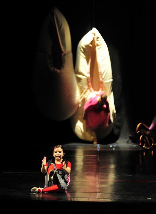 HNK Zadar: Plesna udruga Festa – “Izašli iz priče (a netko i iz papučice)”, Foto: Željko Karavida HNK Zadar: Plesna udruga Festa – “Izašli iz priče (a netko i iz papučice)”, Foto: Željko Karavida