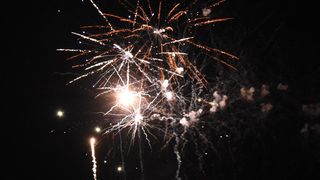 Advent 2018.: Otvoreno prvo klizalište u Pagu