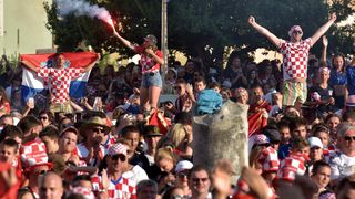 Tisuće Zadrana na Forumu navijalo za Vatrene u finalu Svjetskog prvenstva Tisuće Zadrana na Forumu navijalo za Vatrene u finalu Svjetskog prvenstva