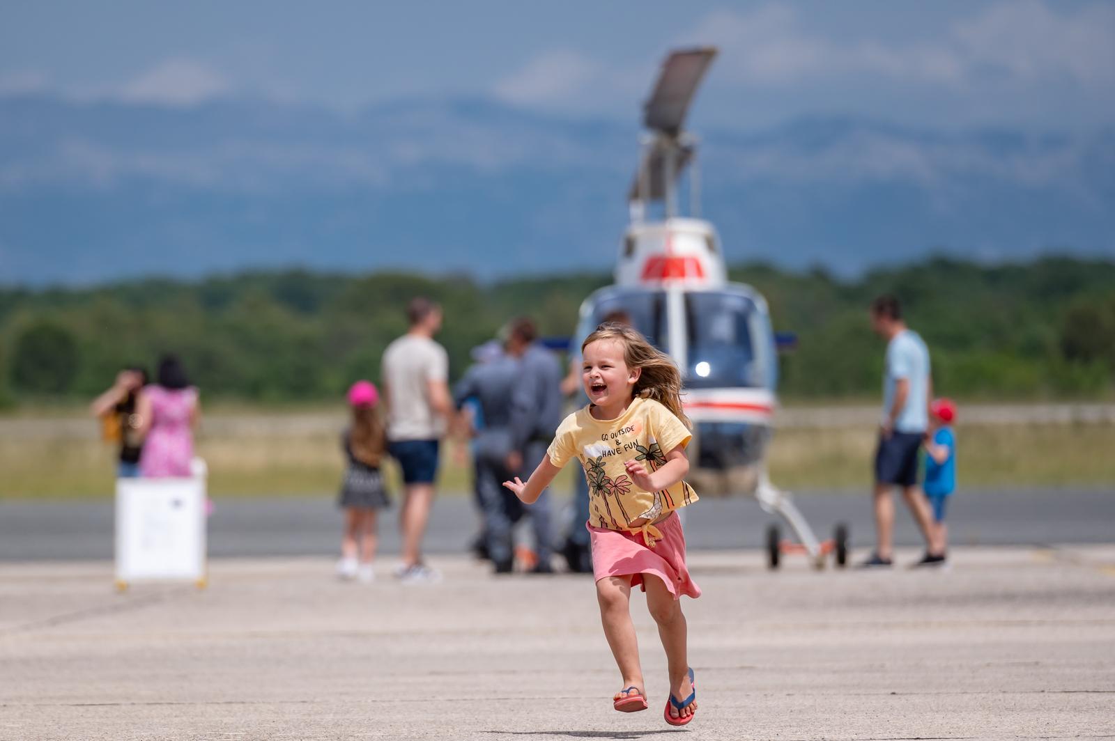 Dan otvorenih vrata vojarne u Zemuniku Dan otvorenih vrata vojarne u Zemuniku