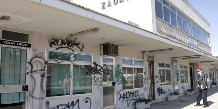 Devastirana cekaonica na Zeljeznickom kolodvoru u Zadru, Branislav Grgurovic / CROPIX