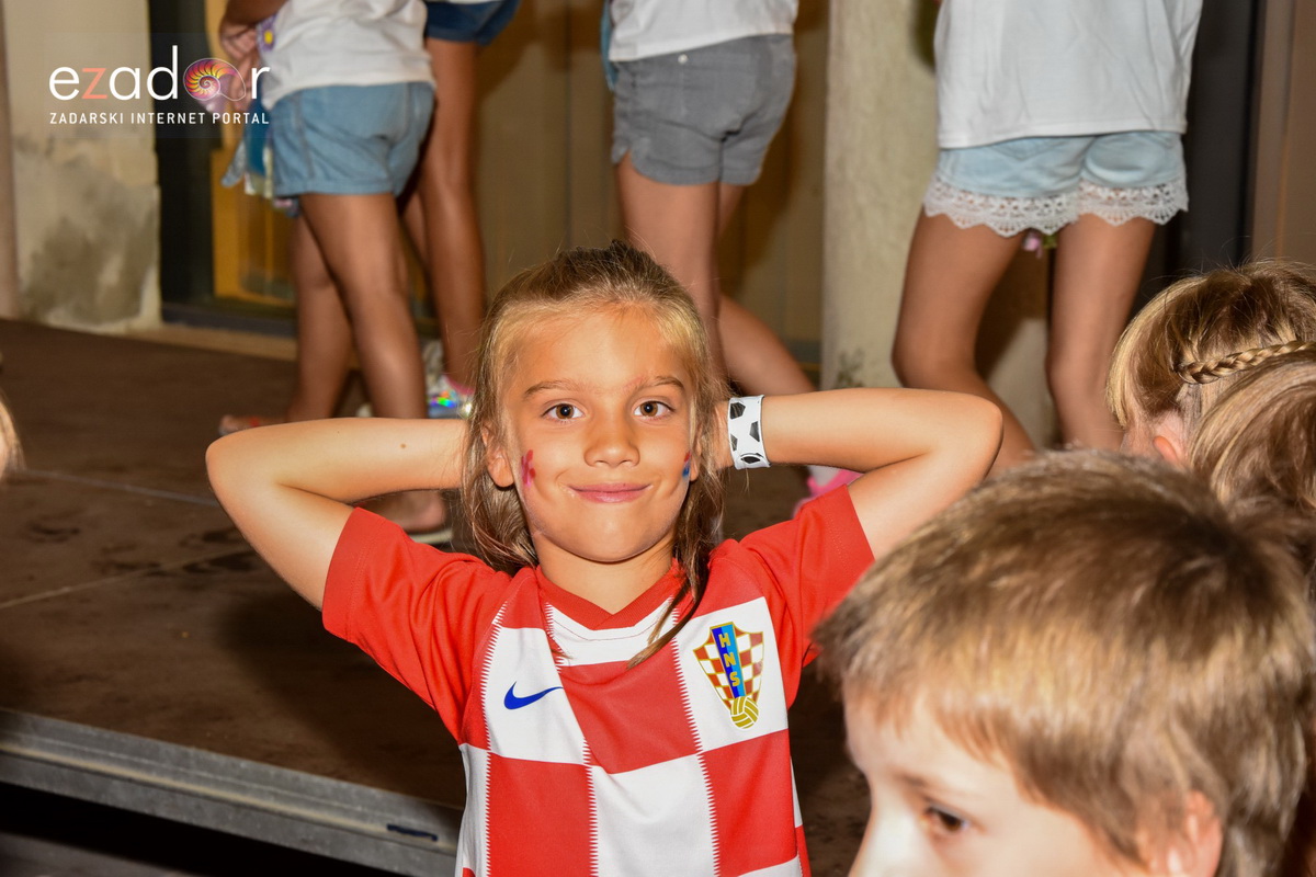 Dječjim karnevalskim danom započeo 59. Paški ljetni karneval