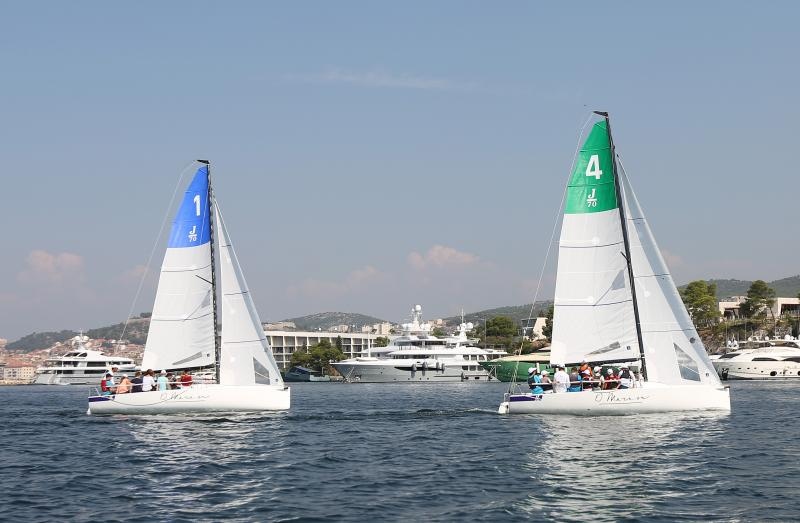 Zlatni olimpijci Fantela i Marenić družili se sa šibenskom djecom povodom dana jedrenja. Photo: Duško Jaramaz/PIXSELL Zlatni olimpijci Fantela i Marenić družili se sa šibenskom djecom povodom dana jedrenja. Photo: Duško Jaramaz/PIXSELL