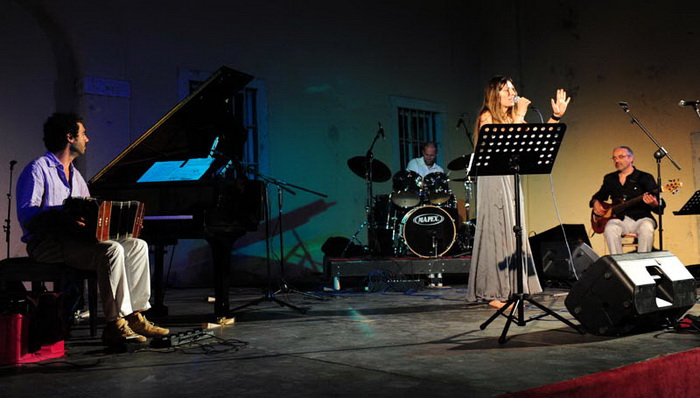 Festival suvremen glazbe: Daniele di Bonaventura trio i Jelana Radan, Foto: Nenad Marcev Festival suvremen glazbe: Daniele di Bonaventura trio i Jelana Radan, Foto: Nenad Marcev