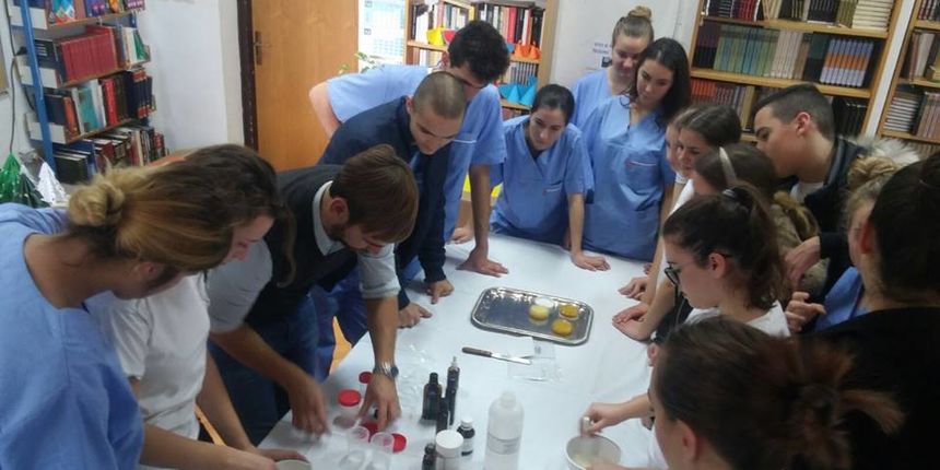 Frane Herenda održao predavanje i radinicu učeniicima Medicinske škole Ante Kuzmanića