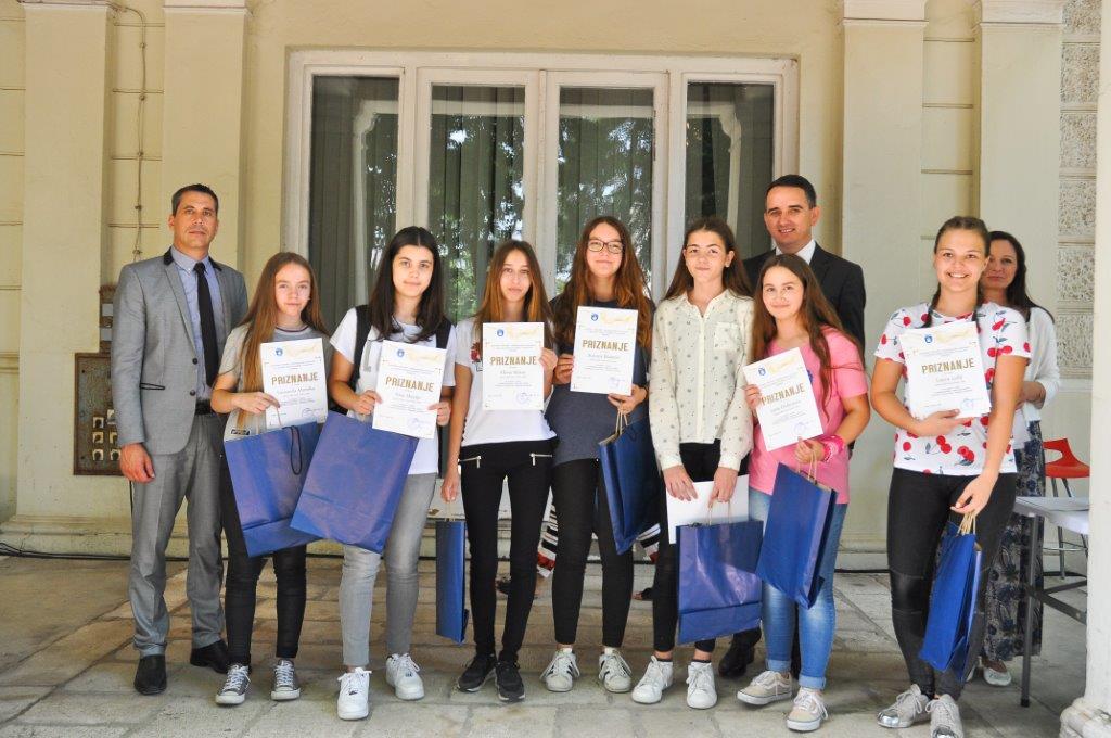 Zamjenik župana primio nagrađene učenike Zamjenik župana primio nagrađene učenike