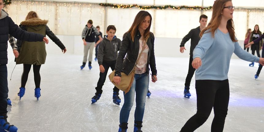Otvoreno klizalište na Forumu Otvoreno klizalište na Forumu