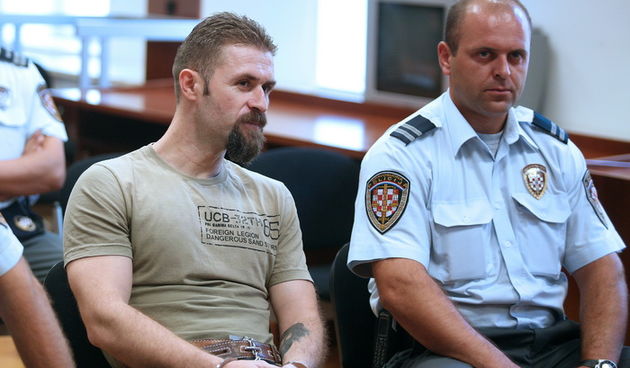 Zagreb, 240810.
Opcinski kazneni sud,
Pocetak sudjenja Sretku Kalinicu osudjeniku na 30 godina zbog ubojstva Zorana Djindjica, zbog posjedovanja laznih hrvatskih putovnica .
Na slici: Sretko Kalinic.
Foto: Neja Markicevic / CROPIX