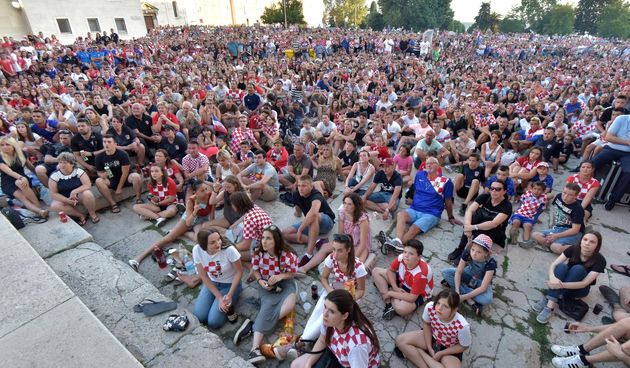 Zadrani na Forumu u velikom broju navijali za Vatrene u utakmici protiv Rusije