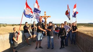 Koracima nade u istinu