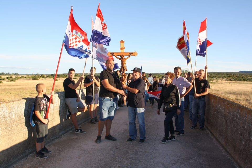 Koracima nade u istinu