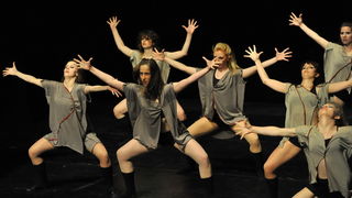 Zadar, 180513.
Veceras je u kazalistu lutaka odrzan Zadarski plesni festival In memoriam Nives Simatovic-Predovan na kojem se predstavilo 19 plesnih ansambla iz 12 gradova.
Na fotografiji: nastup na plesnom festivalu.
Foto: Luka Gerlanc / CROPIX Zadar, 180513.
Veceras je u kazalistu lutaka odrzan Zadarski plesni festival In memoriam Nives Simatovic-Predovan na kojem se predstavilo 19 plesnih ansambla iz 12 gradova.
Na fotografiji: nastup na plesnom festivalu.
Foto: Luka Gerlanc / CROPIX