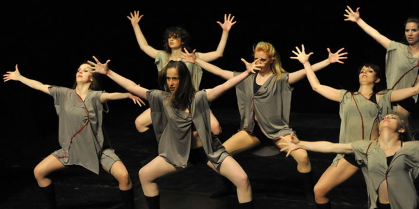 Zadar, 180513.
Veceras je u kazalistu lutaka odrzan Zadarski plesni festival In memoriam Nives Simatovic-Predovan na kojem se predstavilo 19 plesnih ansambla iz 12 gradova.
Na fotografiji: nastup na plesnom festivalu.
Foto: Luka Gerlanc / CROPIX Zadar, 180513.
Veceras je u kazalistu lutaka odrzan Zadarski plesni festival In memoriam Nives Simatovic-Predovan na kojem se predstavilo 19 plesnih ansambla iz 12 gradova.
Na fotografiji: nastup na plesnom festivalu.
Foto: Luka Gerlanc / CROPIX