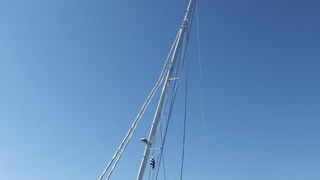 Zadar, 110810.
Katamaran marke Lagoon 620 popodne je jarbolom zapeo za dalekovod u prolazu mali Zdrelac izmedju otoka Ugljan i Pasman. Zatim se jarbolom naslonio na most koji je visine 16,5 metara. Zice dalekovoda su pukle i pale u more a brod je znatno o Zadar, 110810.
Katamaran marke Lagoon 620 popodne je jarbolom zapeo za dalekovod u prolazu mali Zdrelac izmedju otoka Ugljan i Pasman. Zatim se jarbolom naslonio na most koji je visine 16,5 metara. Zice dalekovoda su pukle i pale u more a brod je znatno o