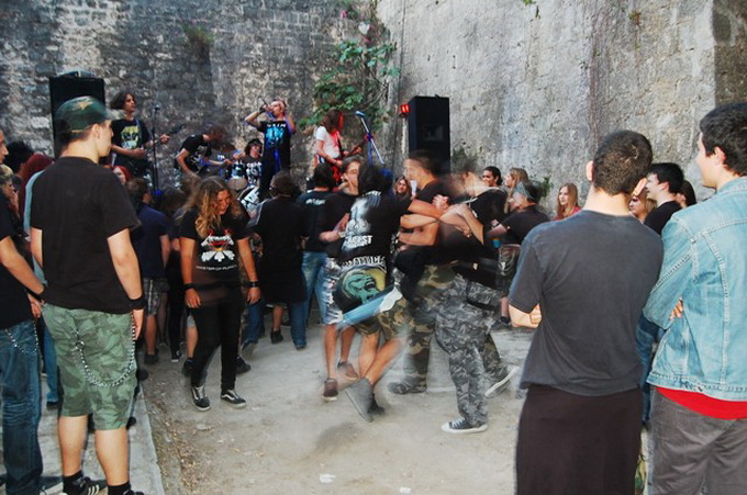 Gitarijada Za šaku metala 2012, foto: Tea Balog Gitarijada Za šaku metala 2012, foto: Tea Balog