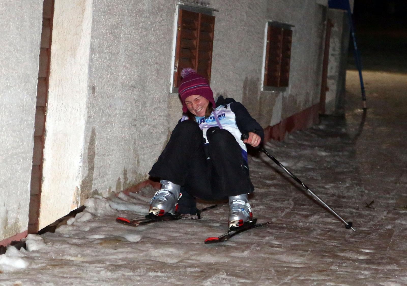 Svjetska atrakcija u Velom Ižu: Održana “Iška kraljica”- prva povijesna skijaška utrka na hrvatskim školjima Svjetska atrakcija u Velom Ižu: Održana “Iška kraljica”- prva povijesna skijaška utrka na hrvatskim školjima