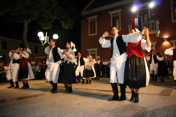 Biograd na Moru: Zavrsna priredba Ljetne skole folklora