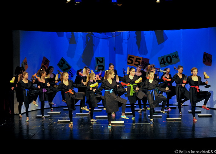 Plesna udruga Gesta: Božićni šoping u SuperOvoj, Foto: Željko Karavida Plesna udruga Gesta: Božićni šoping u SuperOvoj, Foto: Željko Karavida