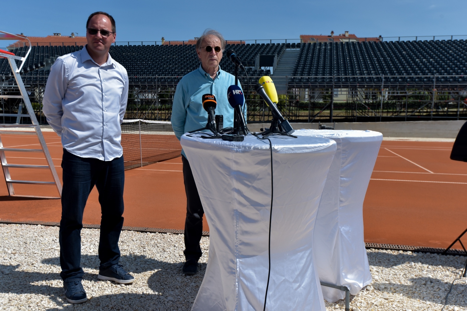Pri kraju radovi na montažnim tribinama teniskog terena u SC Višnjik