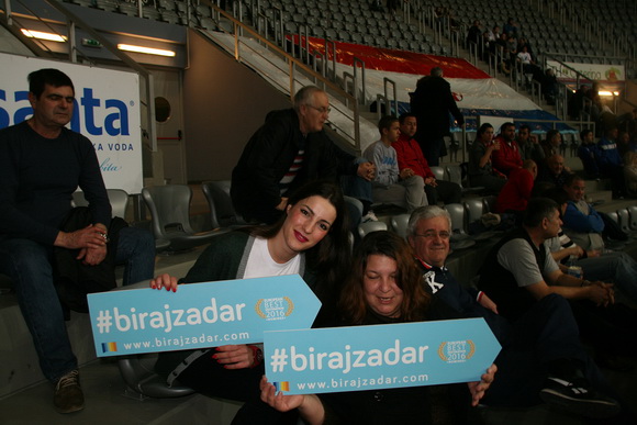 Košarkaši i navijači KK Zadar podržali akciju #birajzadar Košarkaši i navijači KK Zadar podržali akciju #birajzadar