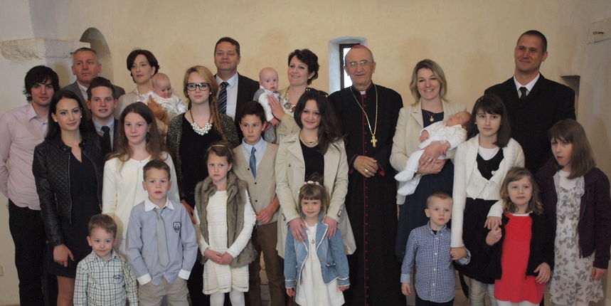 Želimir Puljić “Godina očinstva i majčinstva” u Zadarskoj nadbiskupiji Želimir Puljić “Godina očinstva i majčinstva” u Zadarskoj nadbiskupiji