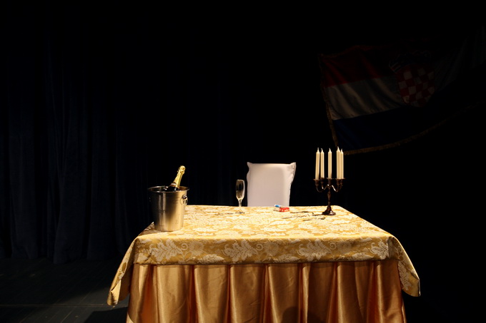 Zadar, 121012.
Kazaliste lutaka Zadar. Povodom 57. rodjendana generala Ante Gotovine Udruga Zene u Domovinskom ratu-Zadar, organizira kulturnu vecer pod nazivom: Generale, uvijek smo u mislima s vama.
Foto: Jure Miskovic / CROPIX Zadar, 121012.
Kazaliste lutaka Zadar. Povodom 57. rodjendana generala Ante Gotovine Udruga Zene u Domovinskom ratu-Zadar, organizira kulturnu vecer pod nazivom: Generale, uvijek smo u mislima s vama.
Foto: Jure Miskovic / CROPIX