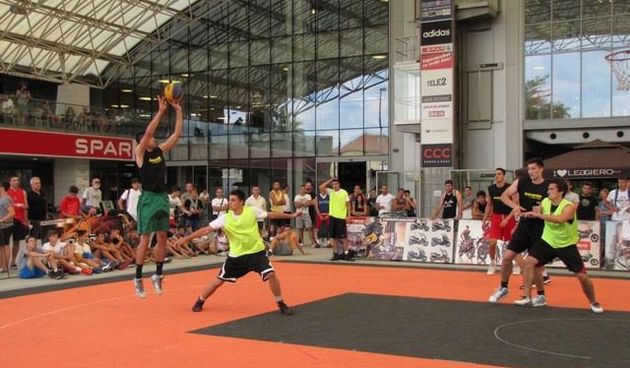 Basket Tour 3×3 ispred City Gallerije