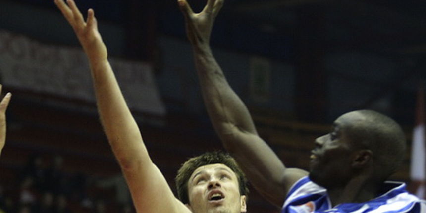 Zagreb, 071011.
Dvorana II Doma Sportova.
Kosarkaska utakmica ABA lige 1. kolo 2011 / 2012, Cedevita – Buducnost.
Na slici: Matjaz Smodis 8, Jermaine Anderson 22.
Foto: Nenad Dugi / CROPIX Zagreb, 071011.
Dvorana II Doma Sportova.
Kosarkaska utakmica ABA lige 1. kolo 2011 / 2012, Cedevita – Buducnost.
Na slici: Matjaz Smodis 8, Jermaine Anderson 22.
Foto: Nenad Dugi / CROPIX