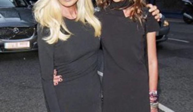 Jezivo izdanje Donatelle Versace  (Tportal.hr)