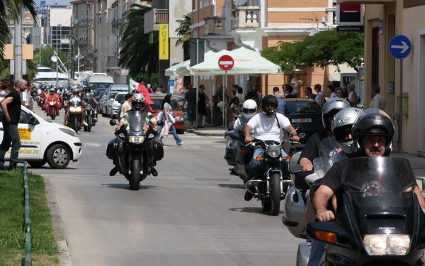 Karusel bikera na Branimirovoj obali u Zadru, Foto: Mladen Malik