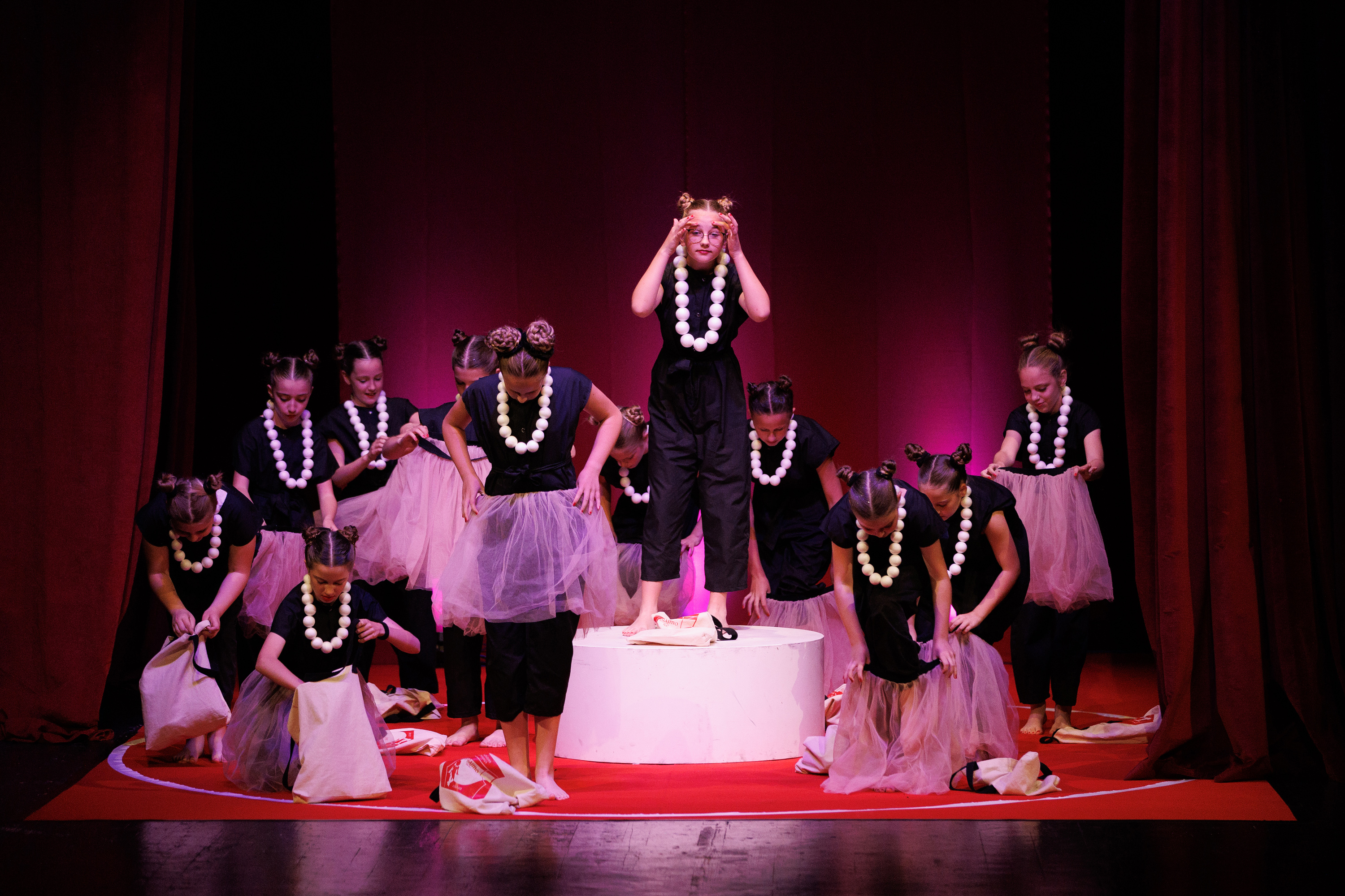 Igrajmo se: Zabranjeno mlađima od 15 strana A