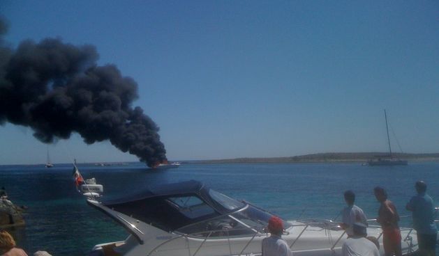 Požar na gliseru kod Premude